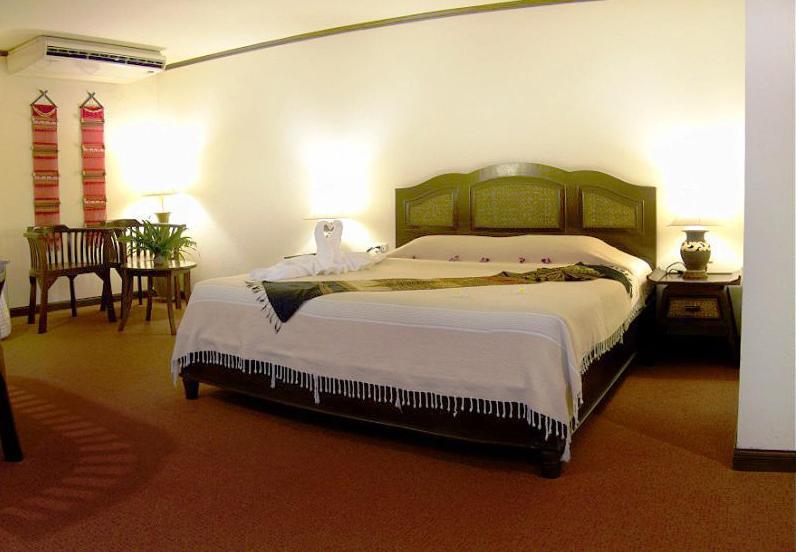 Phuphaya Resort Pattaya Quarto foto